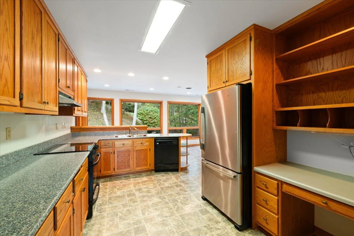 701 Bishop RD - Photo 28