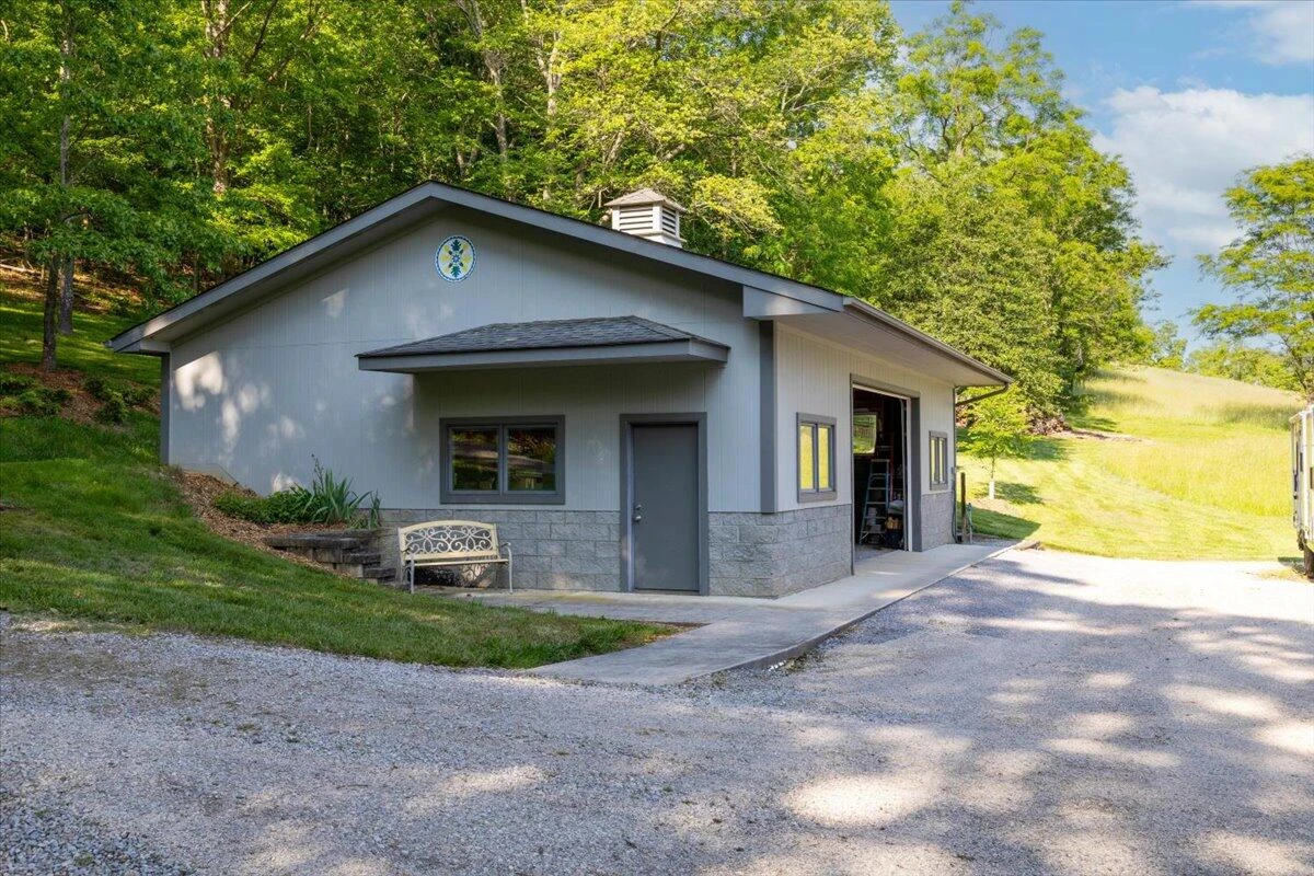701 Bishop RD - Photo 78