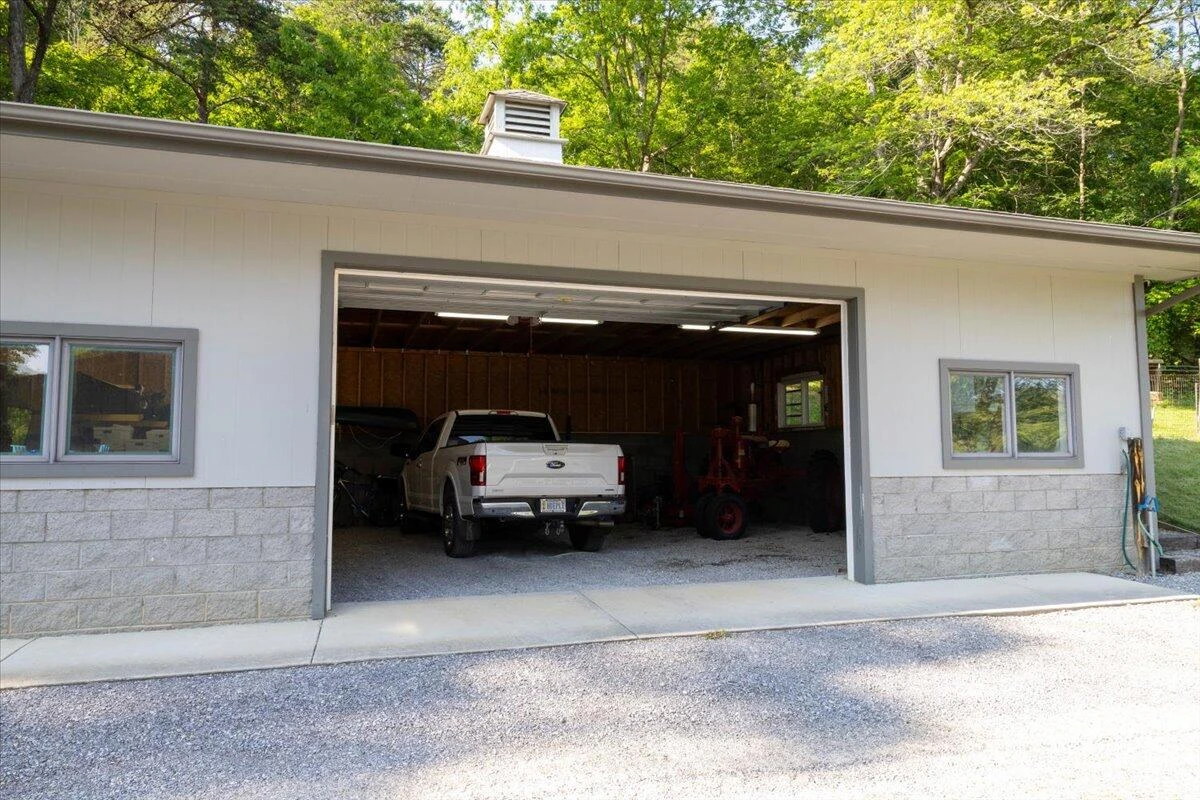 701 Bishop RD - Photo 79
