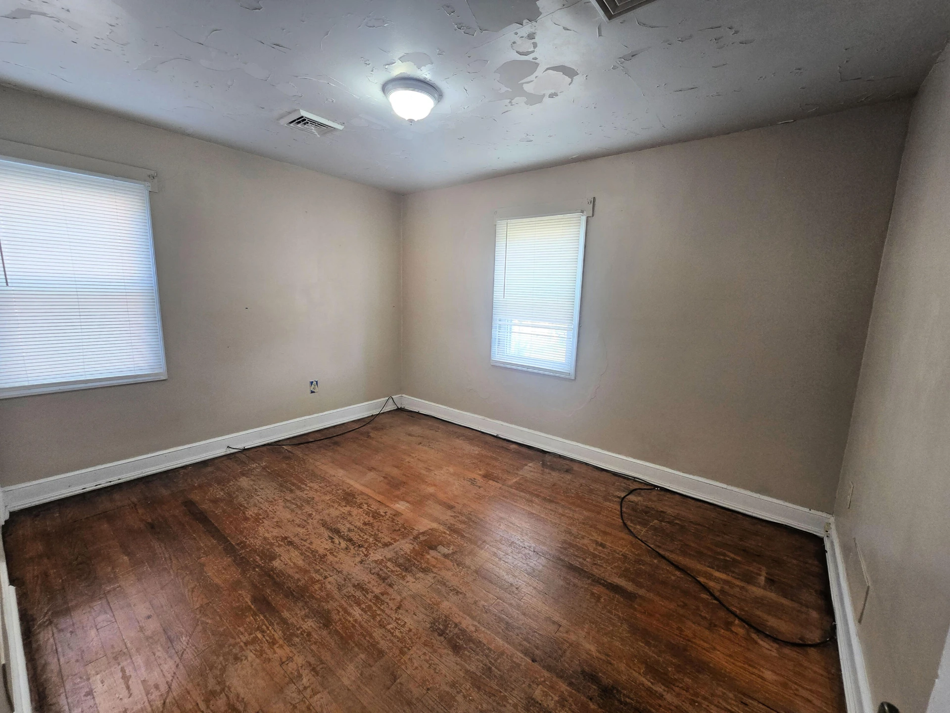 914 Whitney AVE - Photo 12