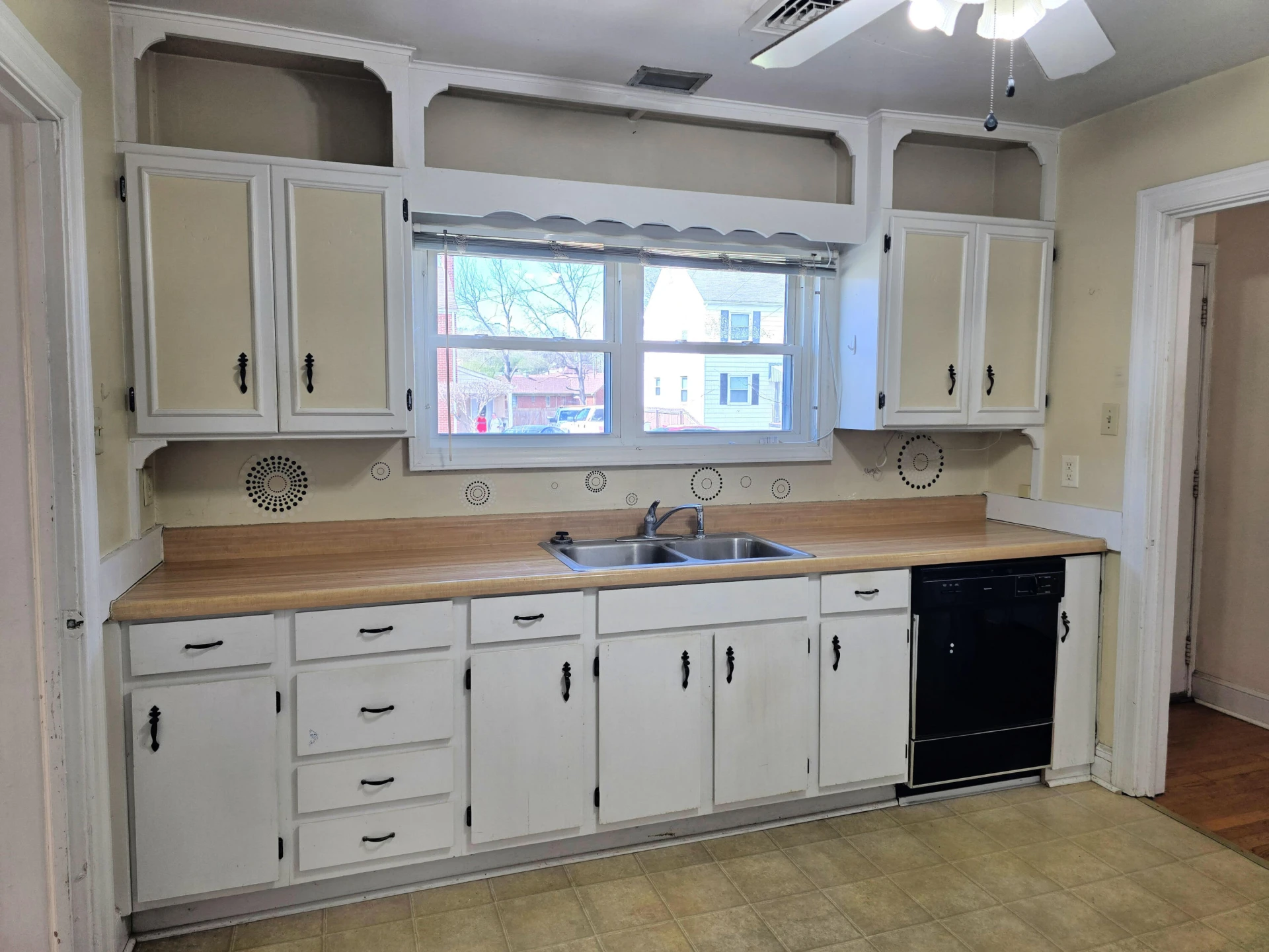 914 Whitney AVE - Photo 7