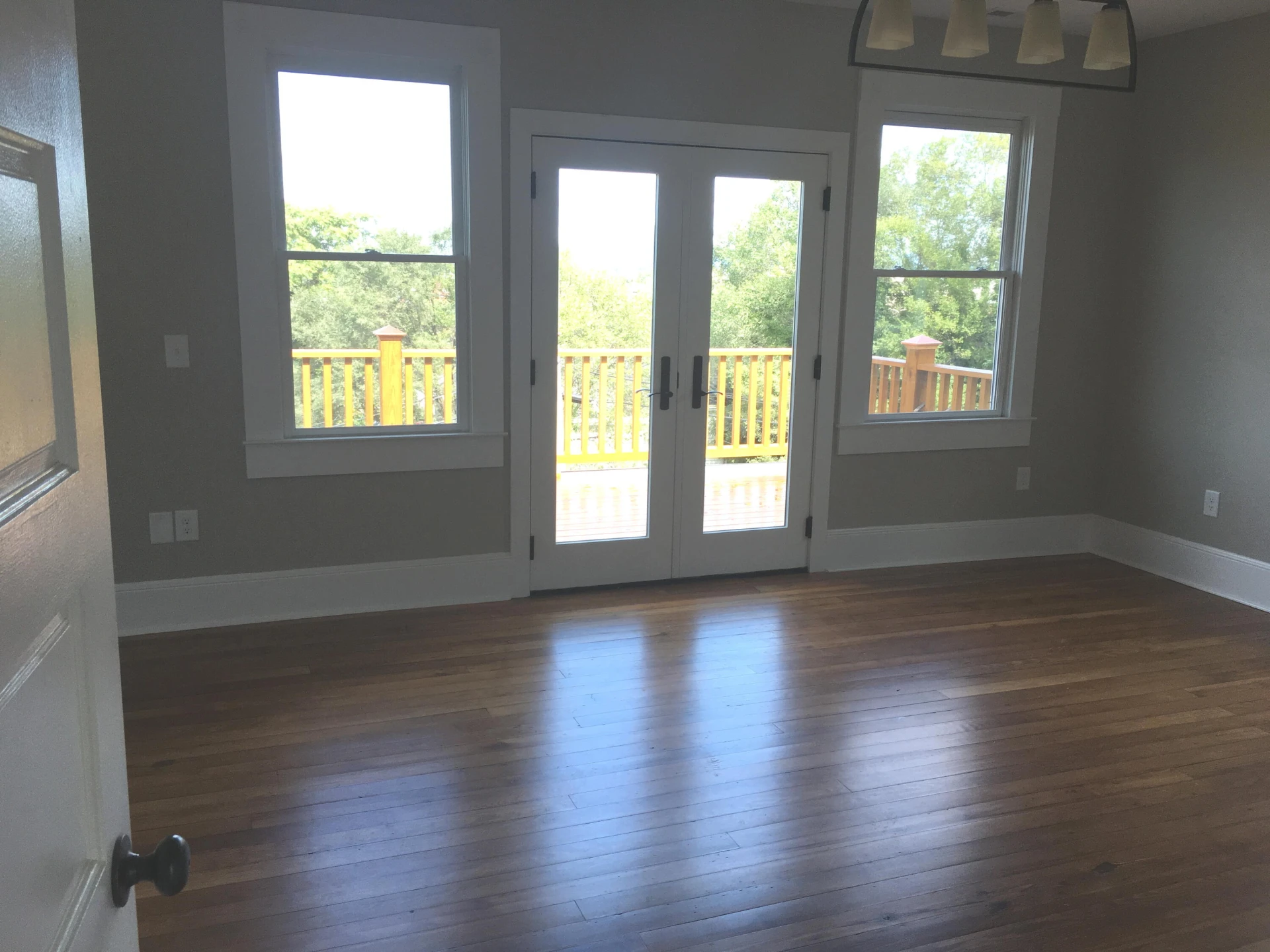 415 Day AVE - Photo 2