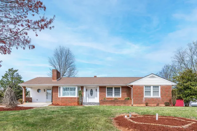 1128 Snead CIR