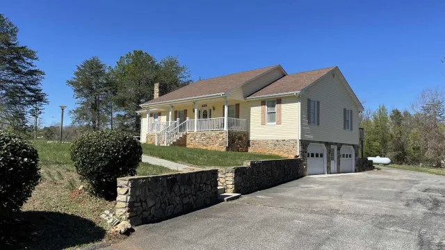 107 Hemlock Shores DR, Goodview, VA, 24095