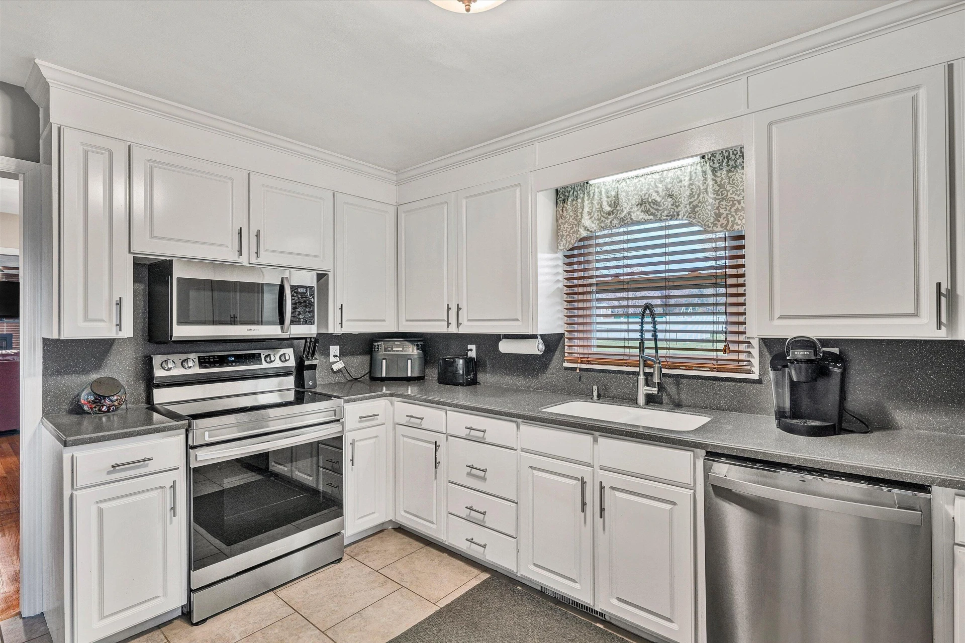 3411 Frontier RD - Photo 10