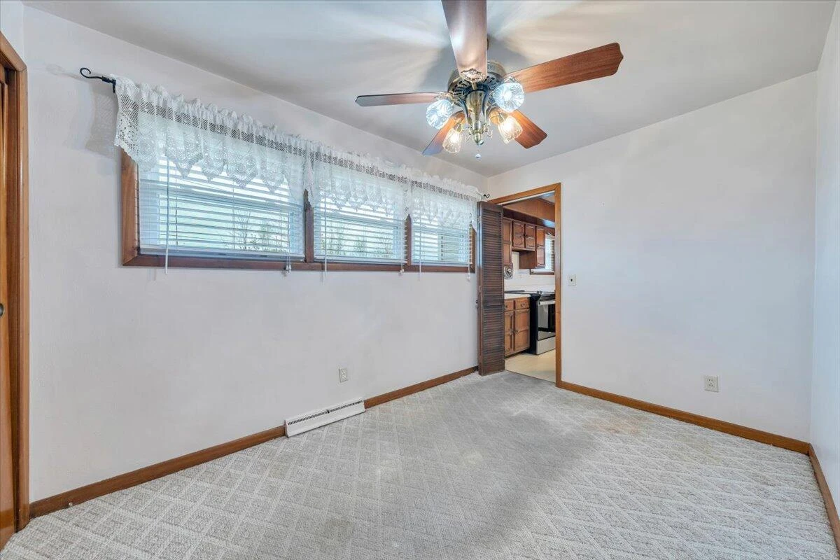 5156 Hazelridge RD - Photo 11