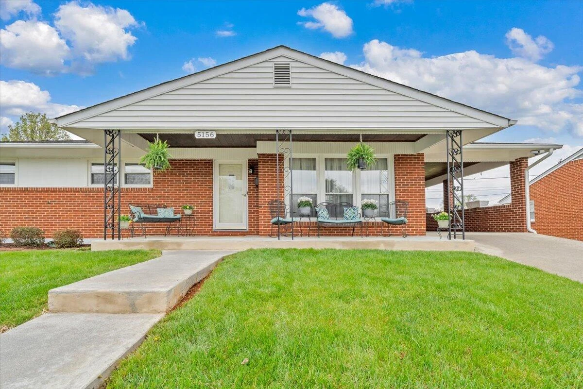 5156 Hazelridge RD - Photo 3
