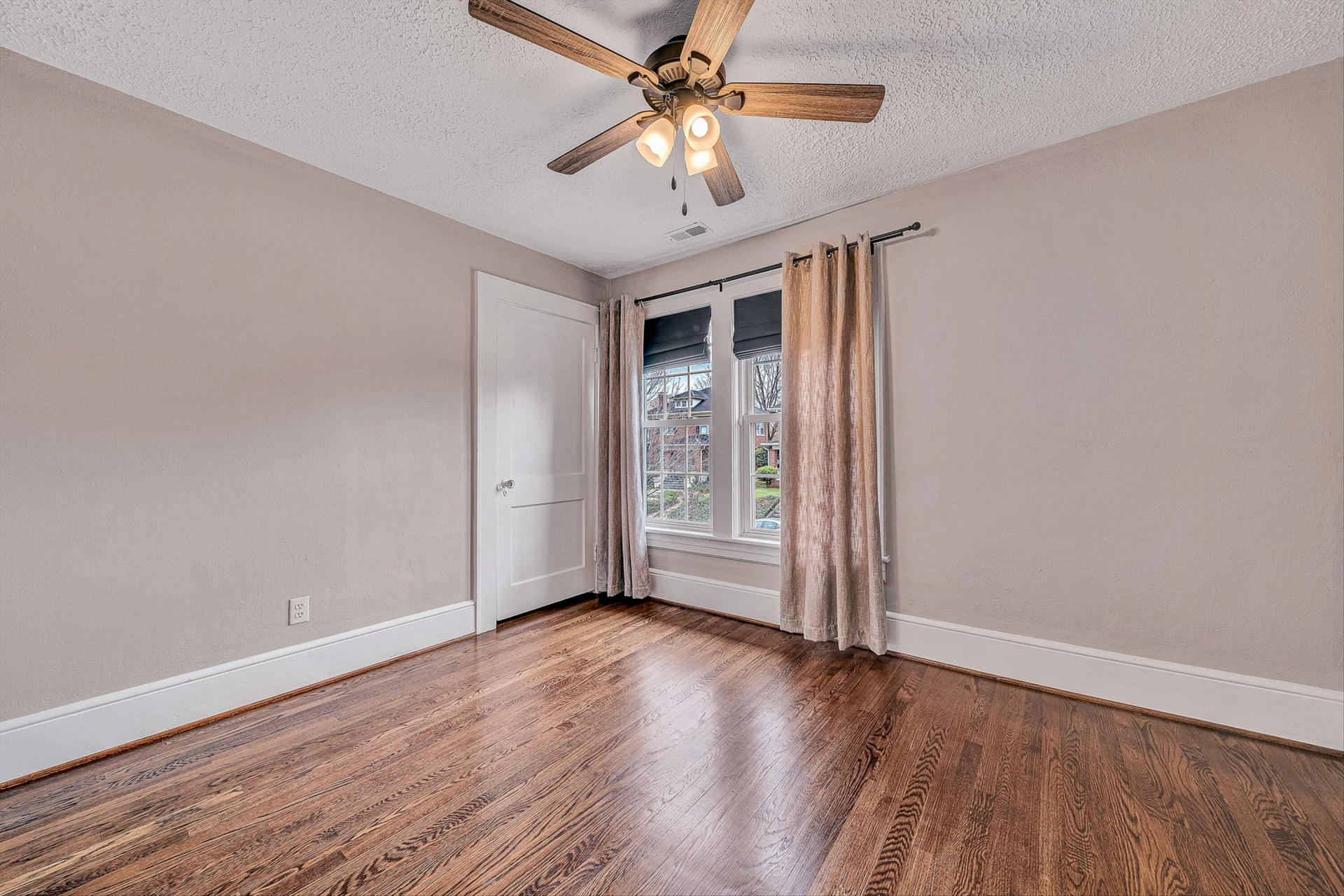 2401 Laburnum AVE - Photo 23