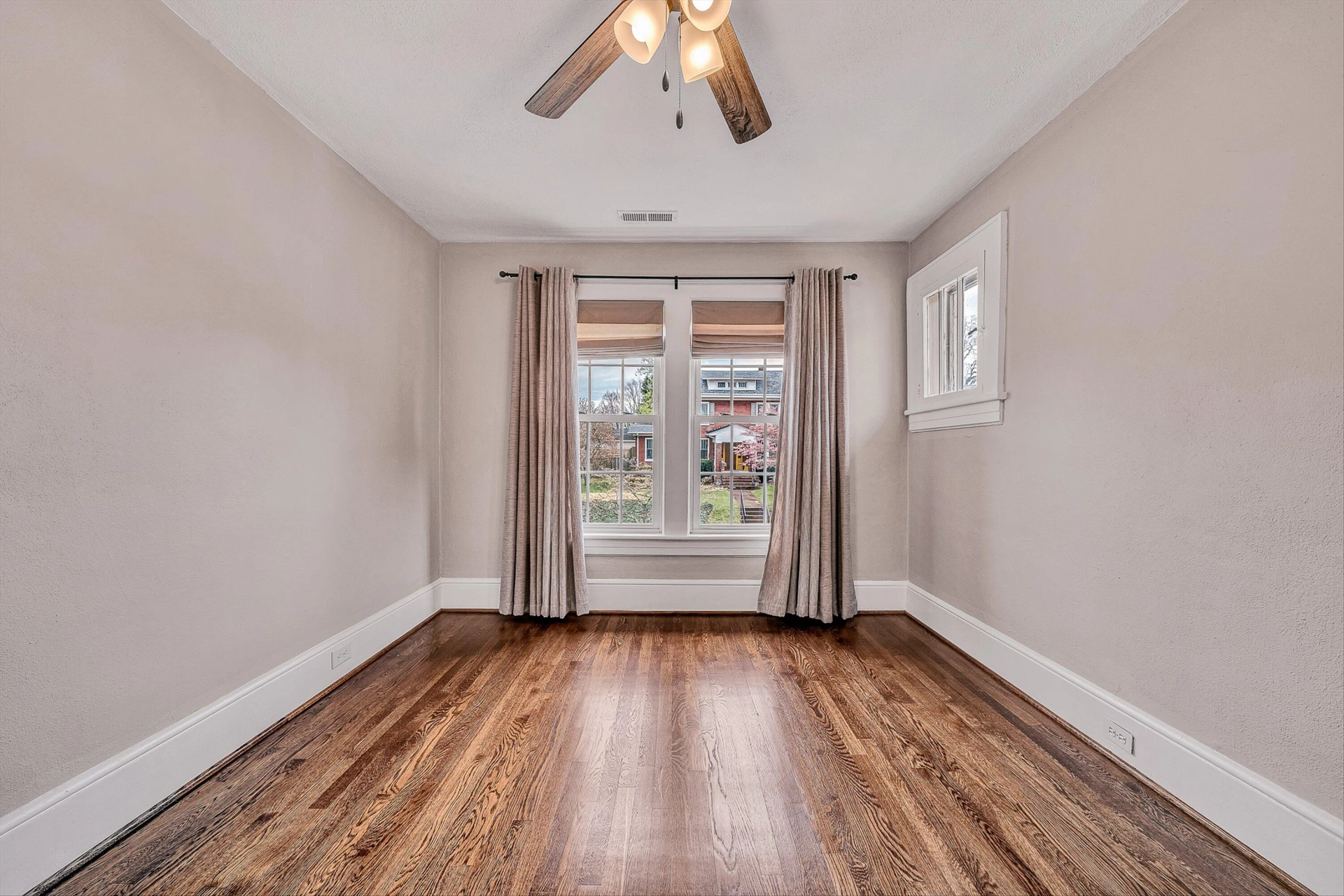 2401 Laburnum AVE - Photo 25