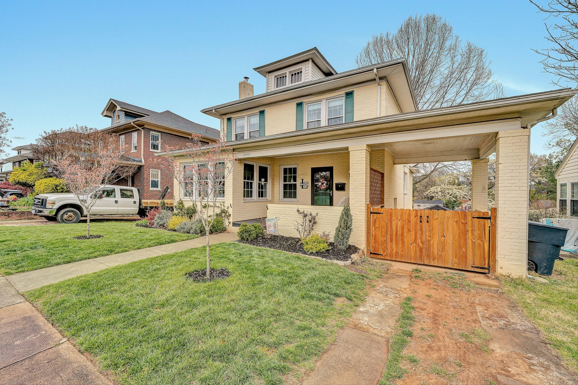 2401 Laburnum AVE - Photo 3