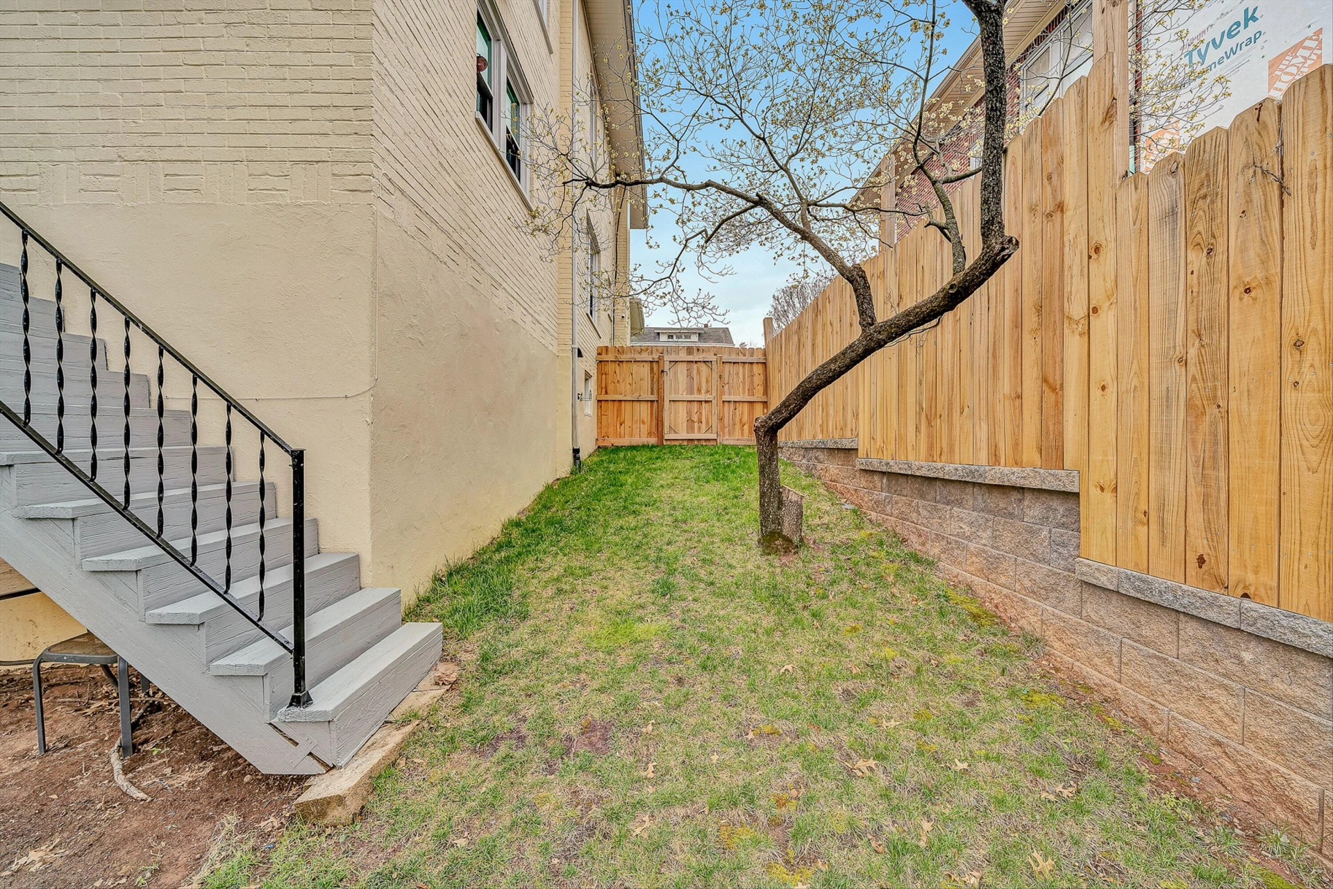 2401 Laburnum AVE - Photo 38