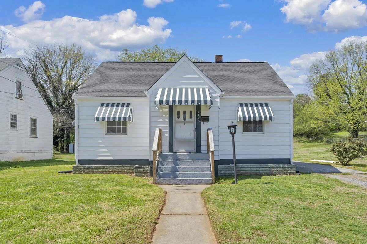 3120 Plantation RD - Photo 2