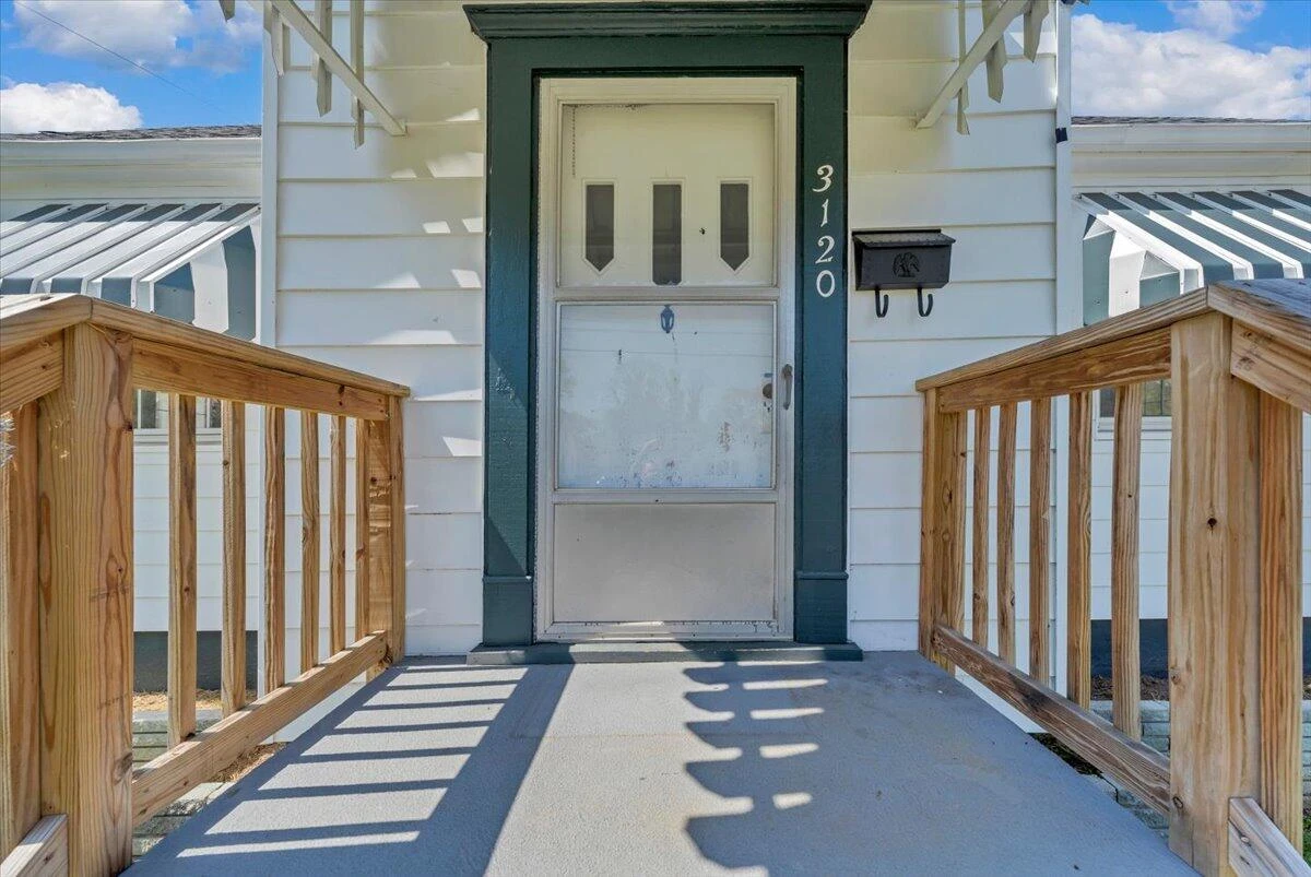 3120 Plantation RD - Photo 3