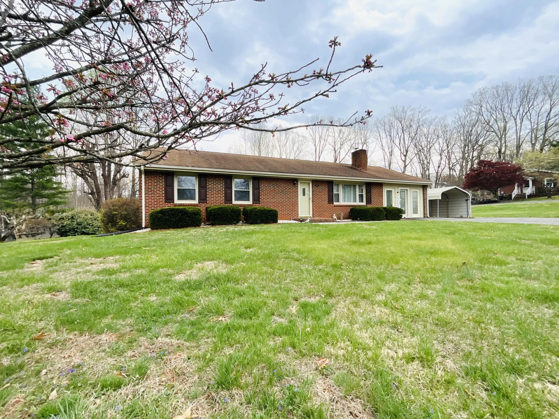 400 Woodland CIR