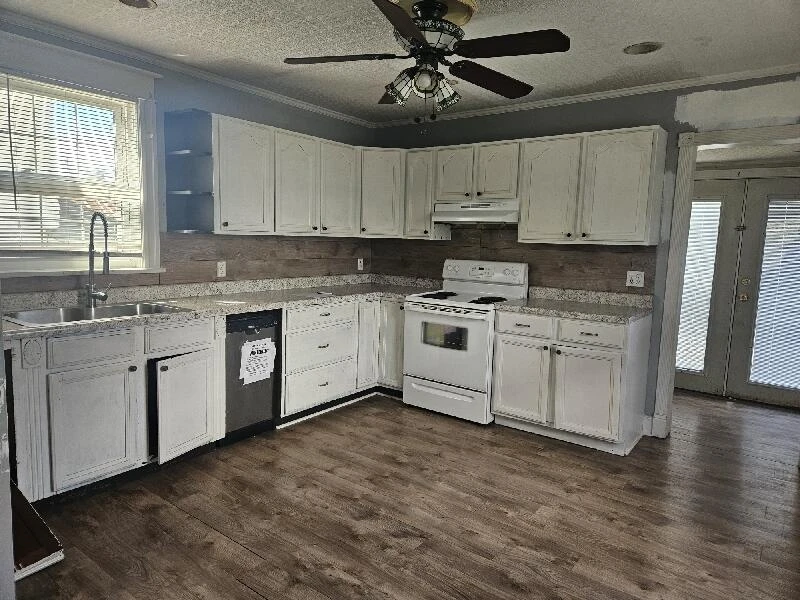 314 HAWTHORNE ST - Photo 6
