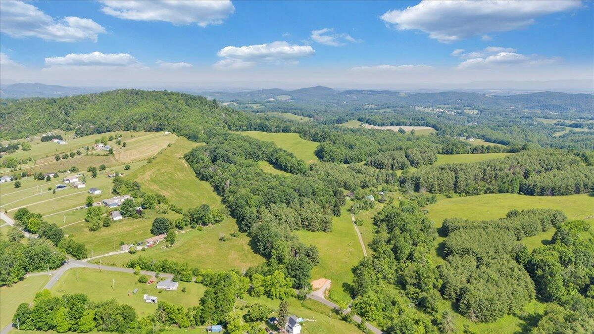 563 Dusty Rock RD - Photo 4