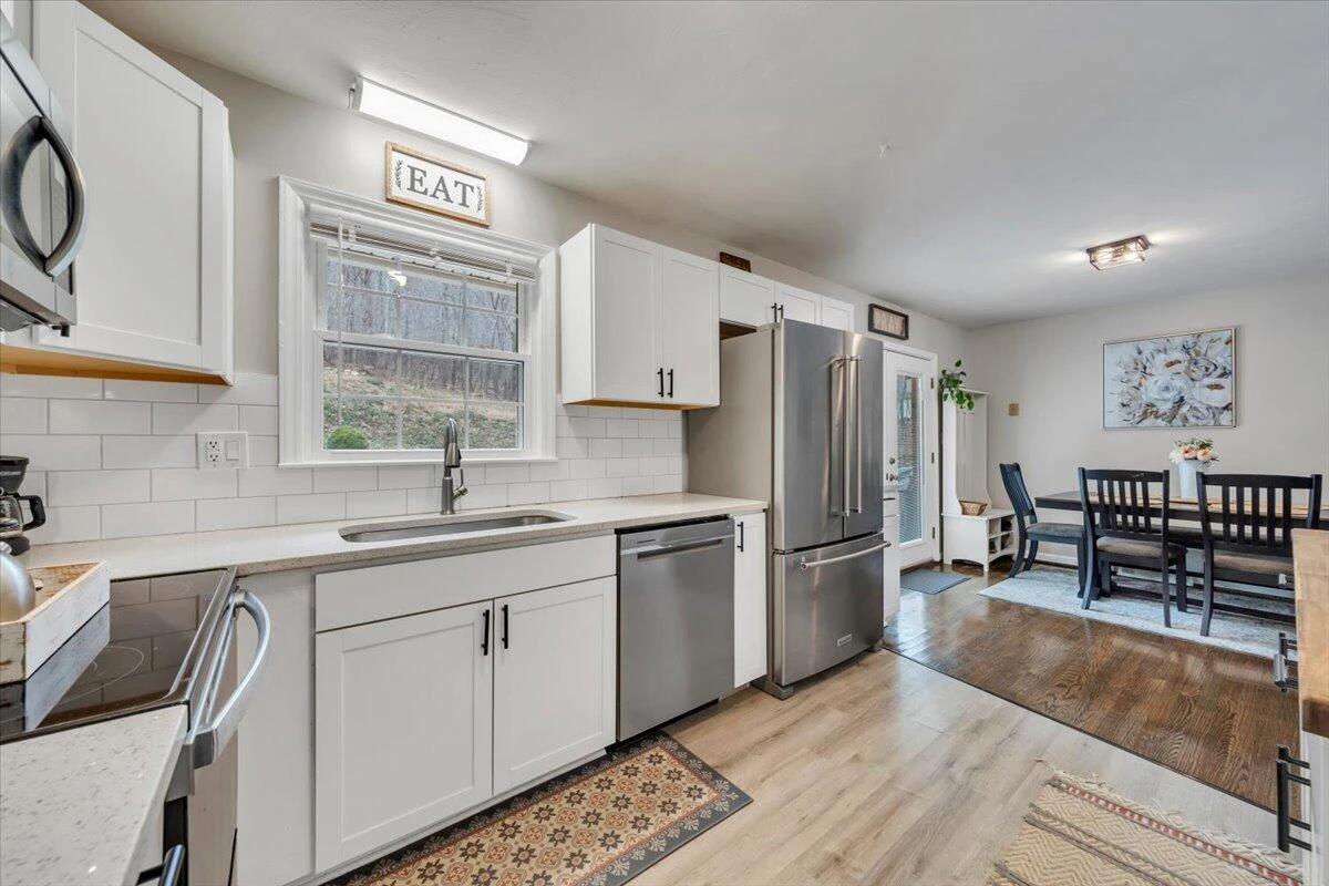 3988 Welcome Valley RD - Photo 15