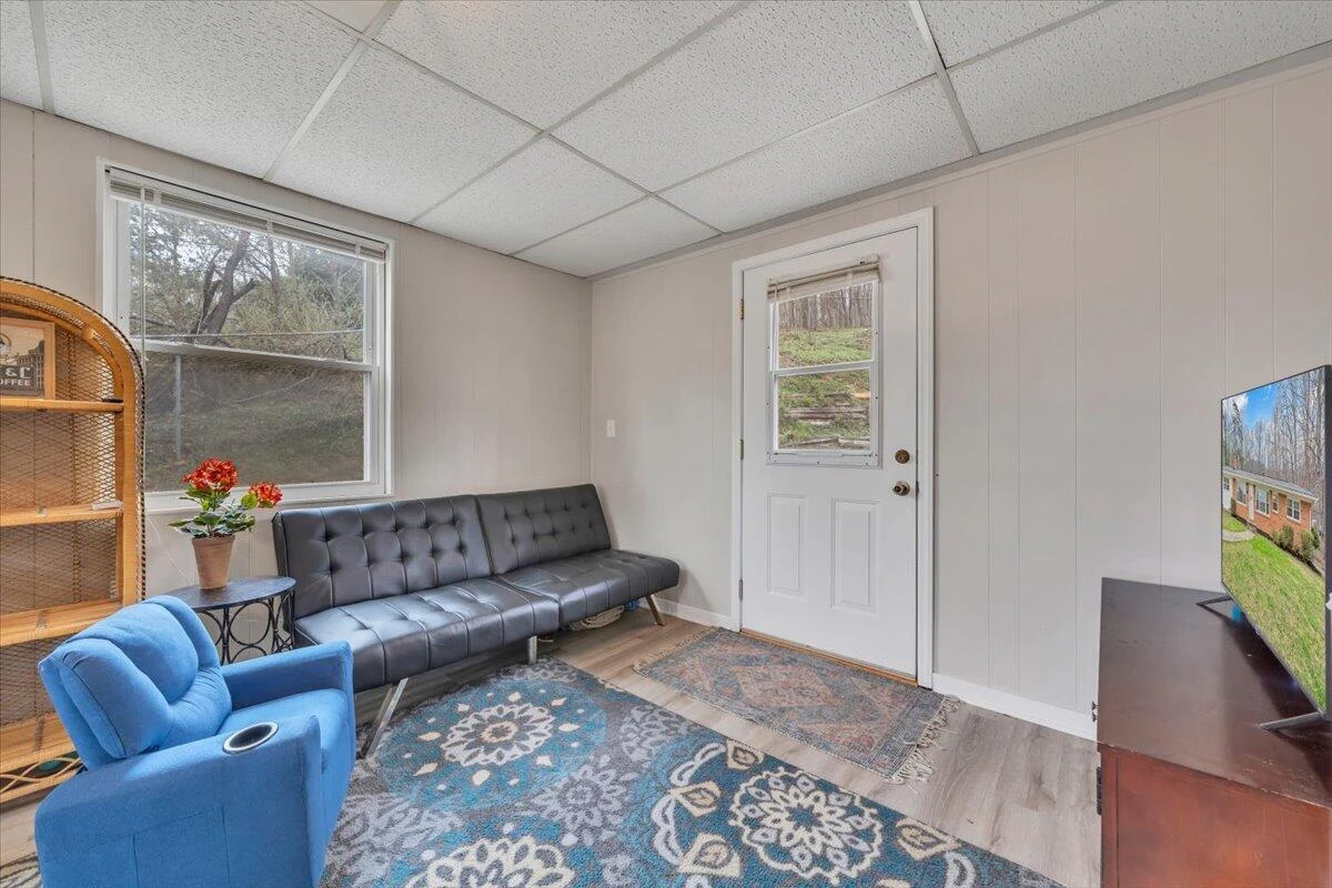 3988 Welcome Valley RD - Photo 16