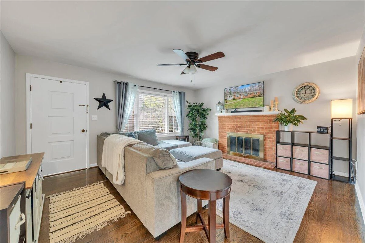 3988 Welcome Valley RD - Photo 5