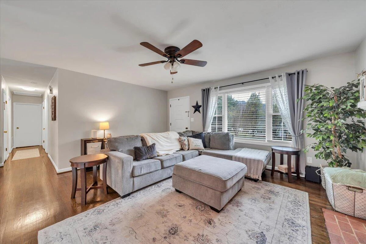 3988 Welcome Valley RD - Photo 8