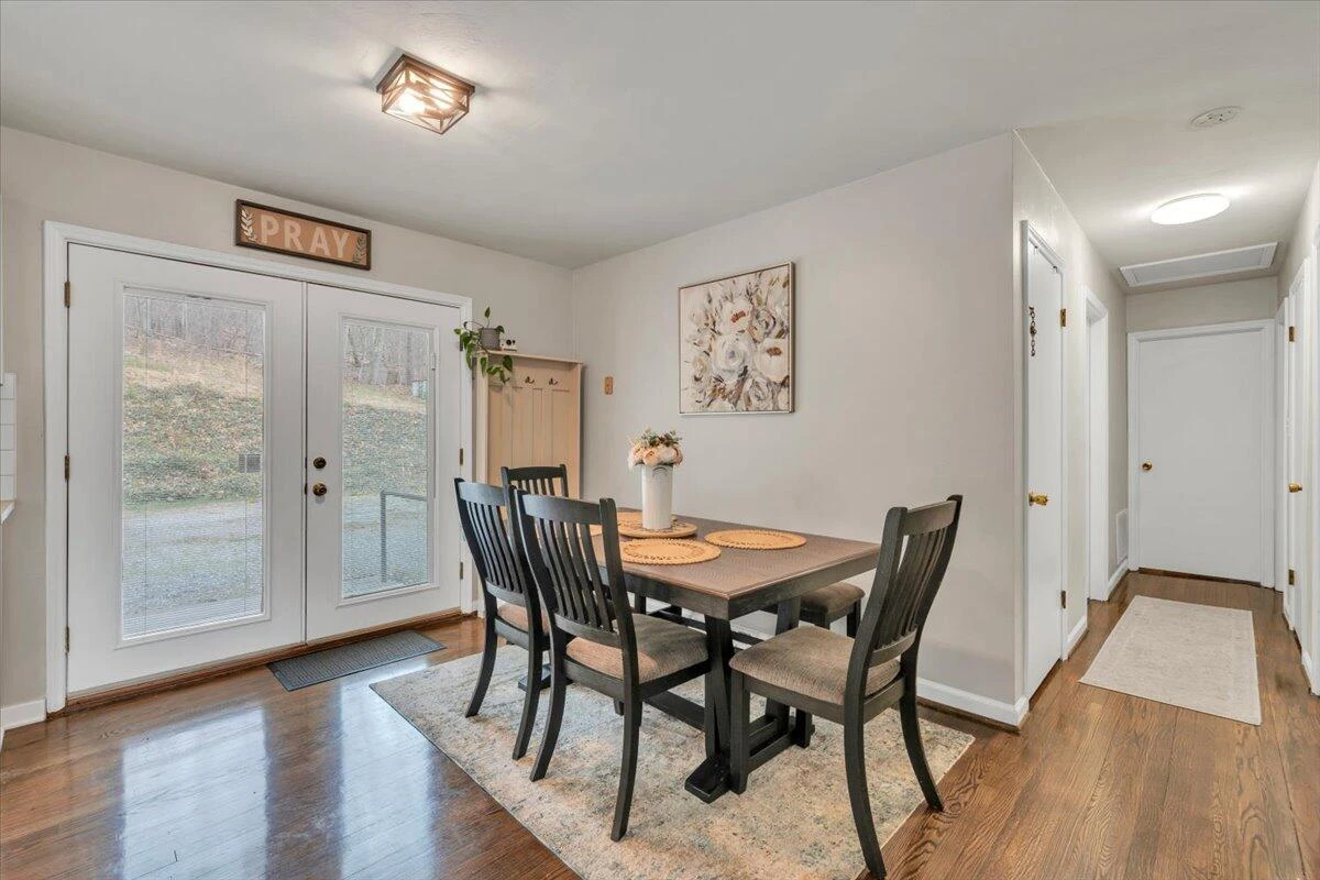 3988 Welcome Valley RD - Photo 9