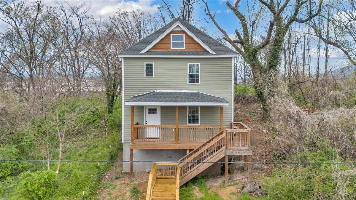 1220 Church AVE - Photo 2