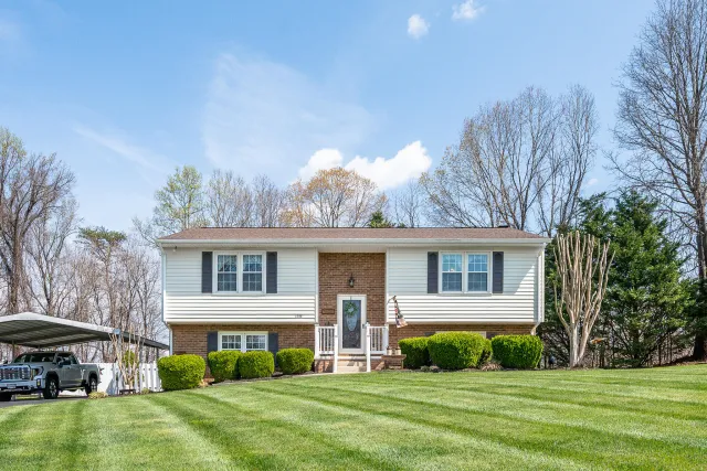 1136 Coolbrook RD