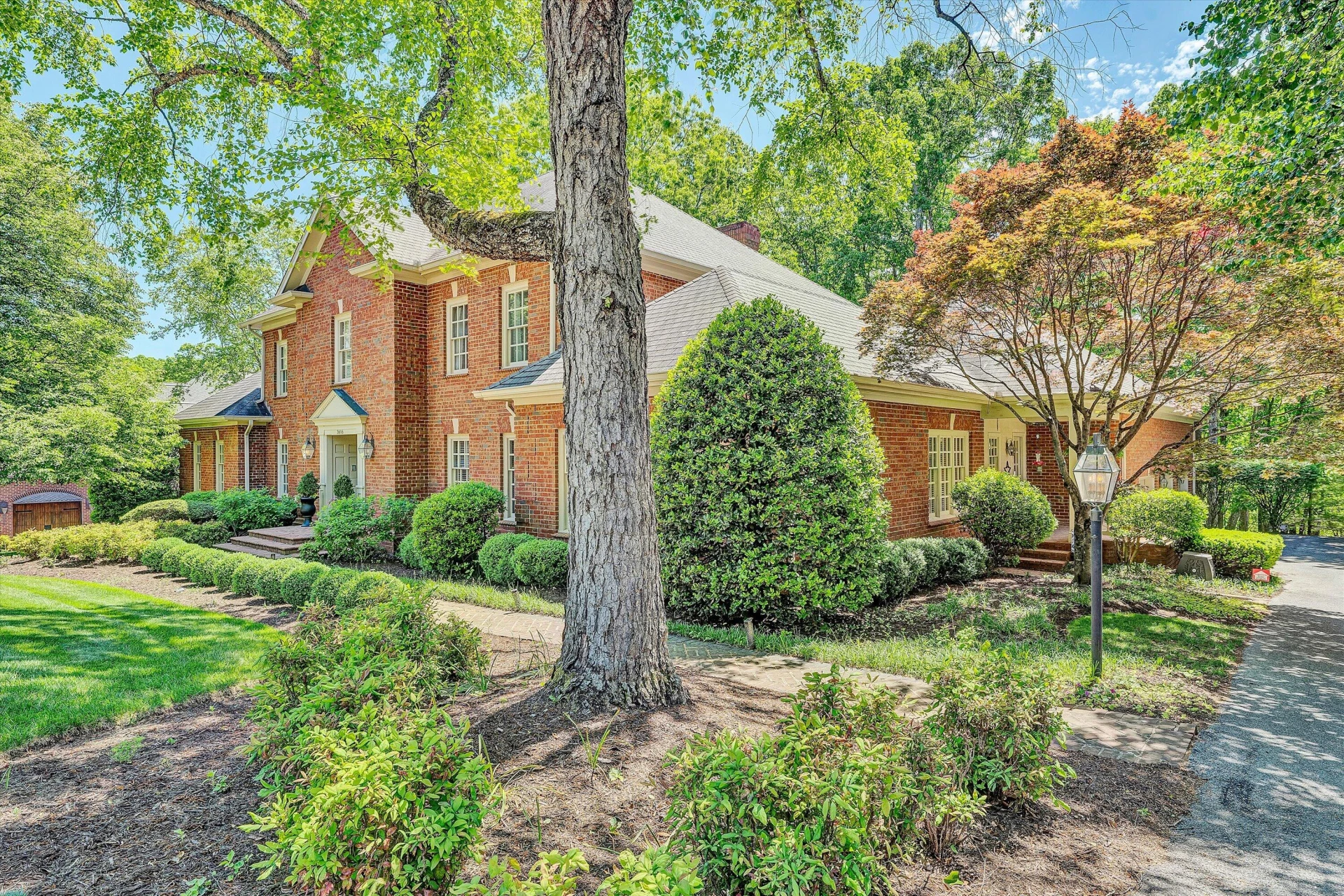 3606 Wellington DR - Photo 2