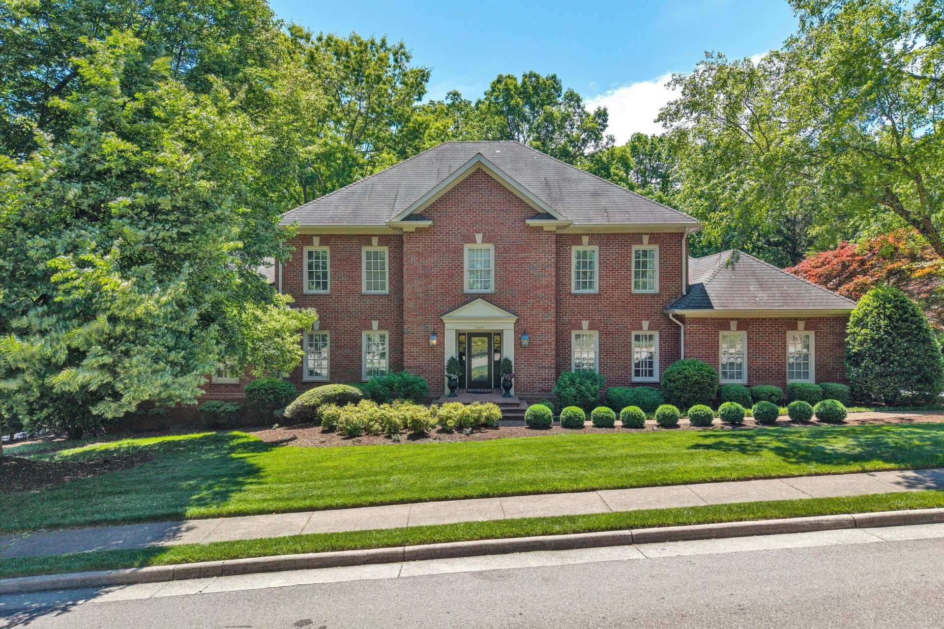 3606 Wellington DR - Photo 5