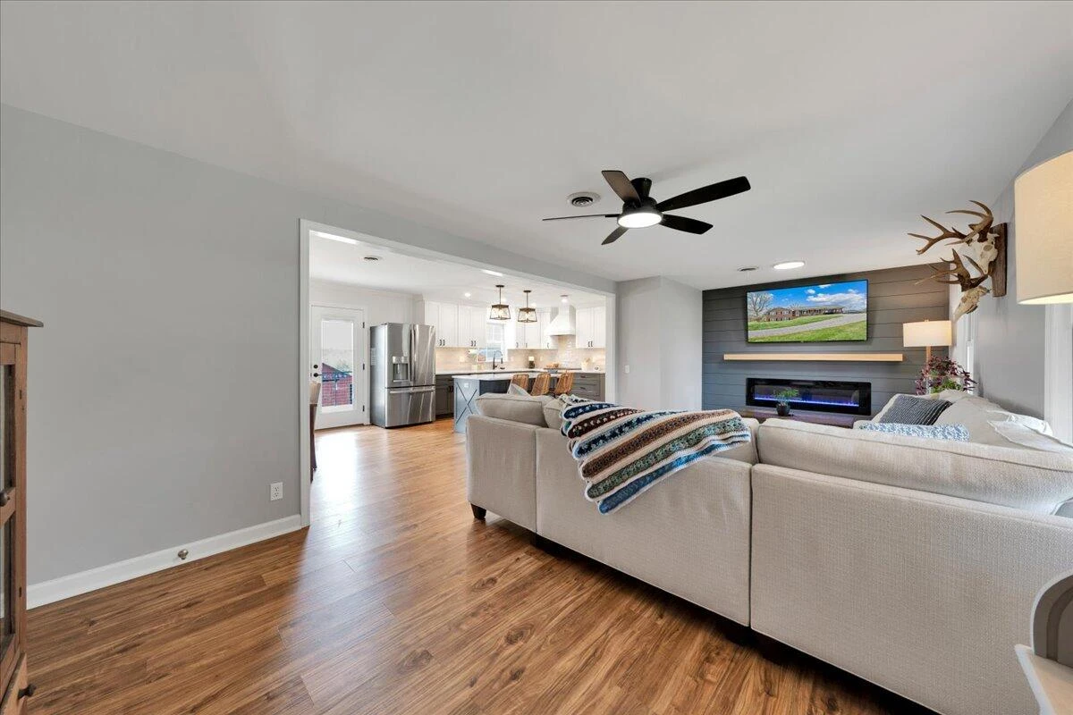 4660 Franklin ST - Photo 8