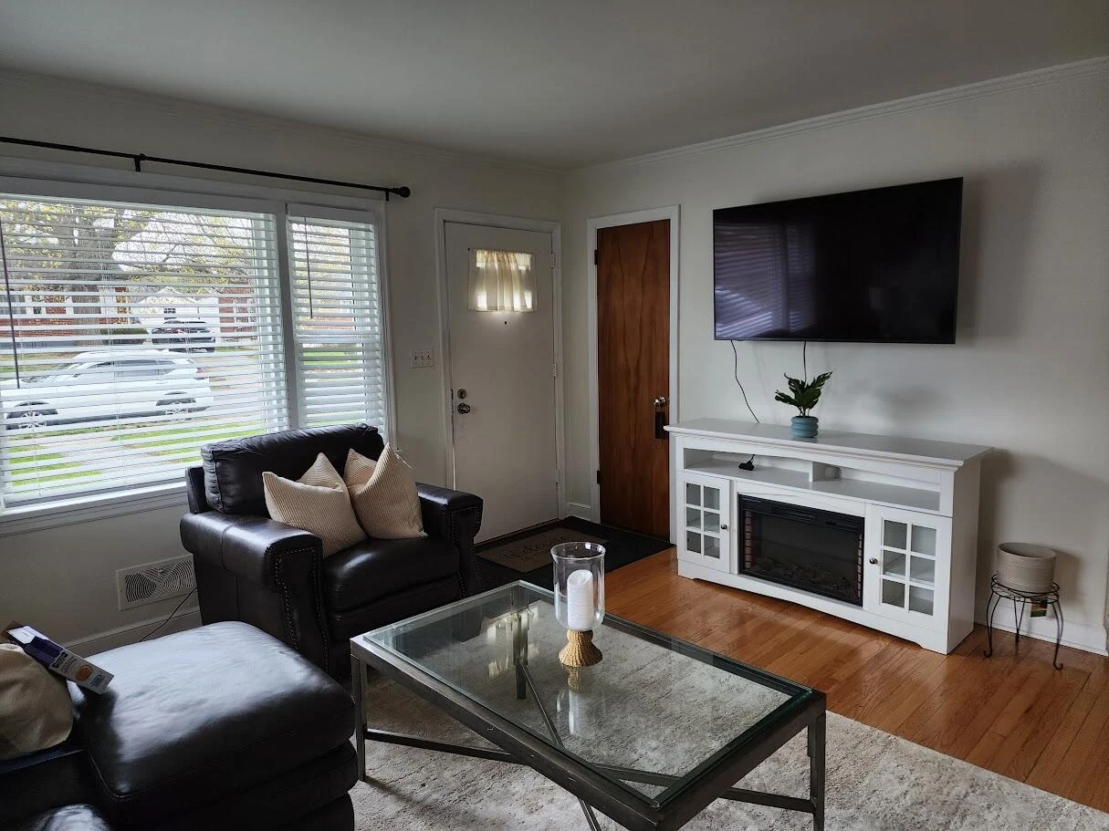 1108 Pleasant View AVE - Photo 3