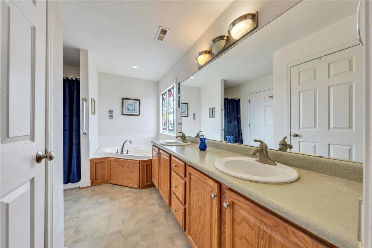 1064 Savanna Hills DR - Photo 29