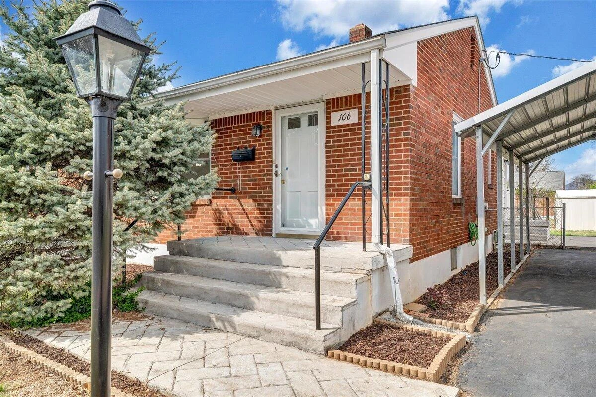 106 Hurst AVE