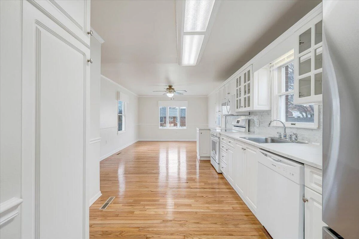 106 Hurst AVE - Photo 10