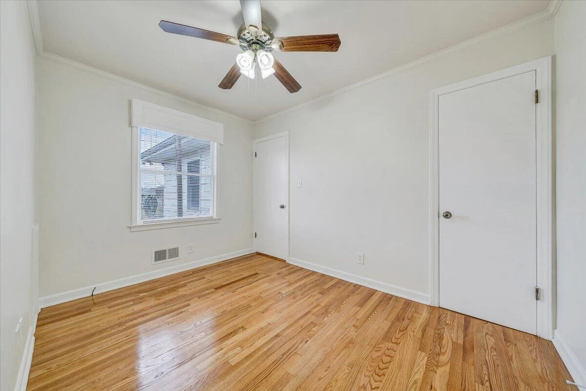 106 Hurst AVE - Photo 15