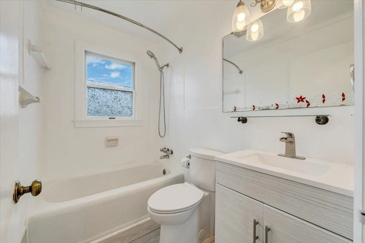 106 Hurst AVE - Photo 18
