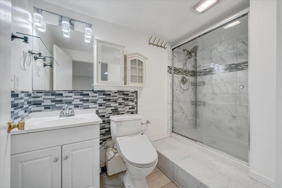 106 Hurst AVE - Photo 22