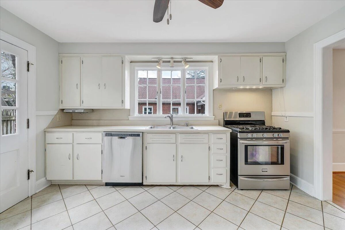 2522 Livingston RD - Photo 6