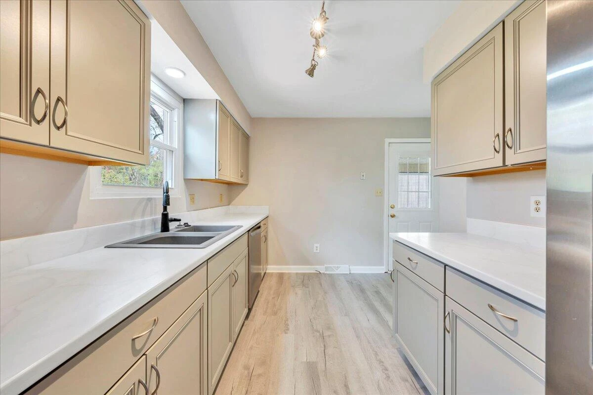 3440 Belle AVE - Photo 14