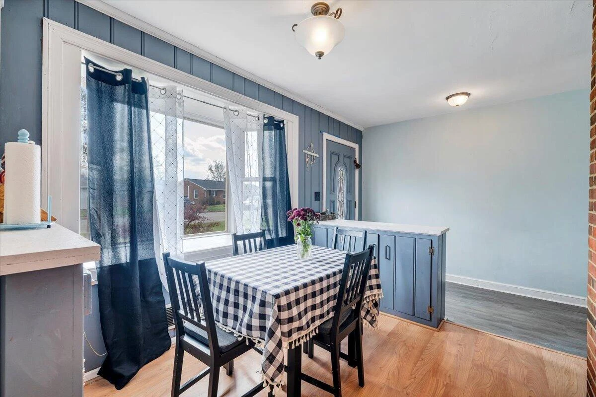 2753 Wilshire AVE - Photo 12