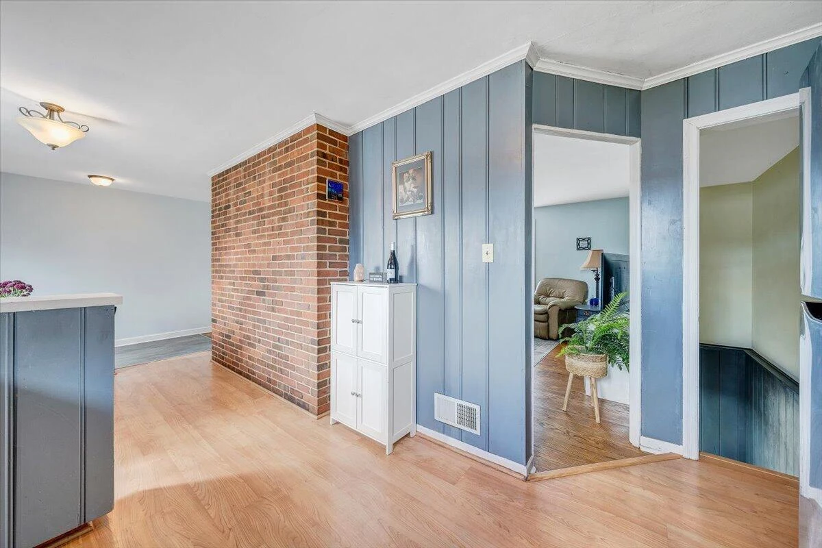 2753 Wilshire AVE - Photo 16