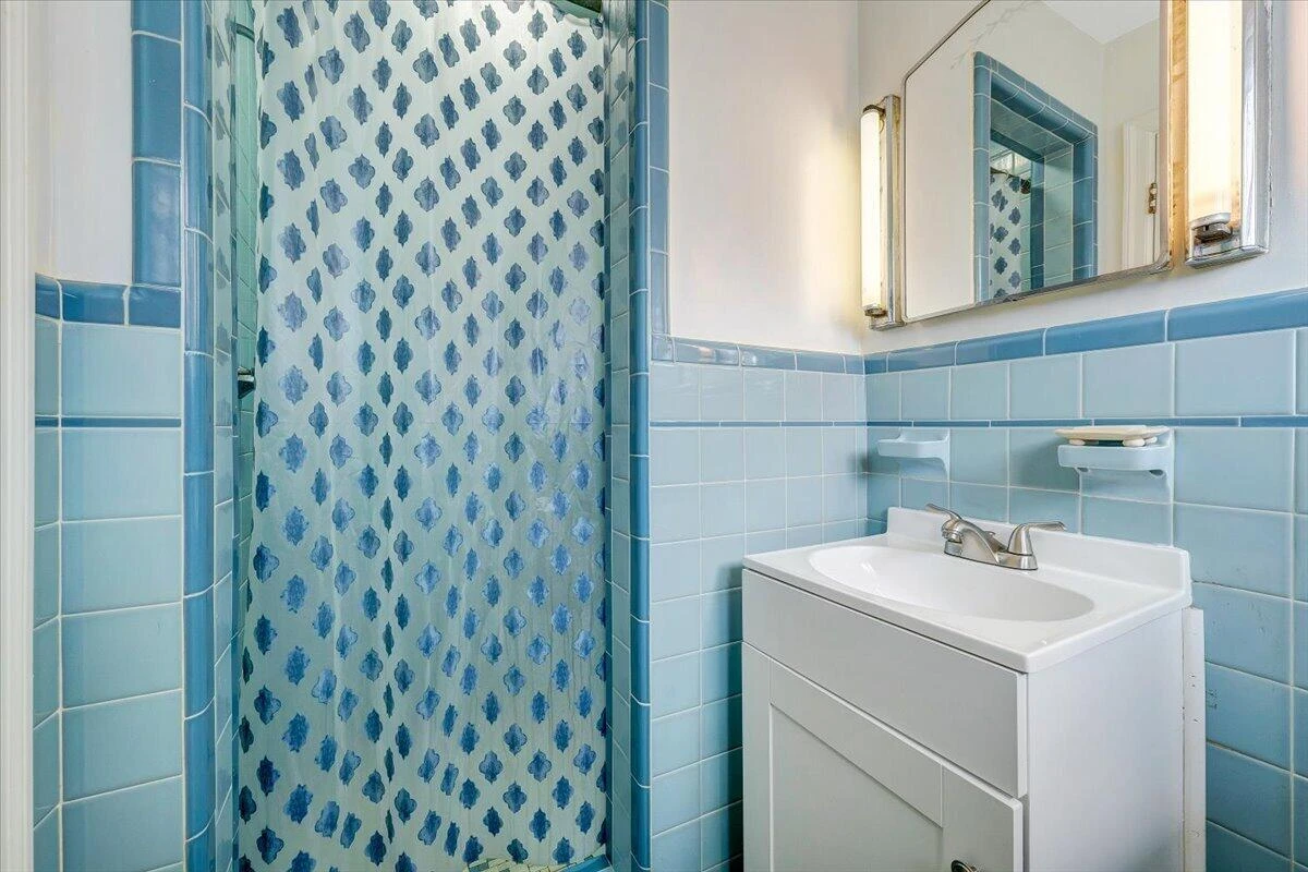 2753 Wilshire AVE - Photo 30