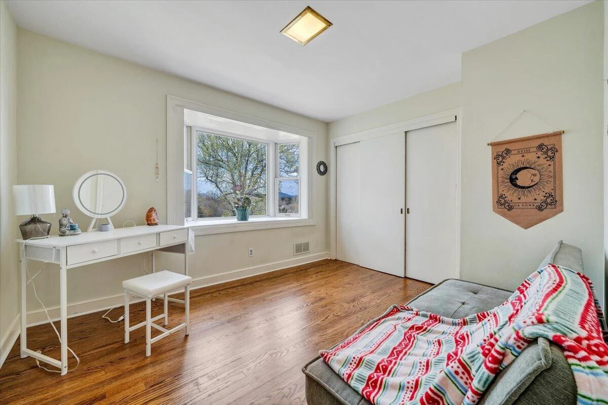 2753 Wilshire AVE - Photo 31
