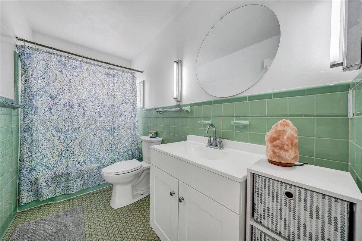 2753 Wilshire AVE - Photo 36