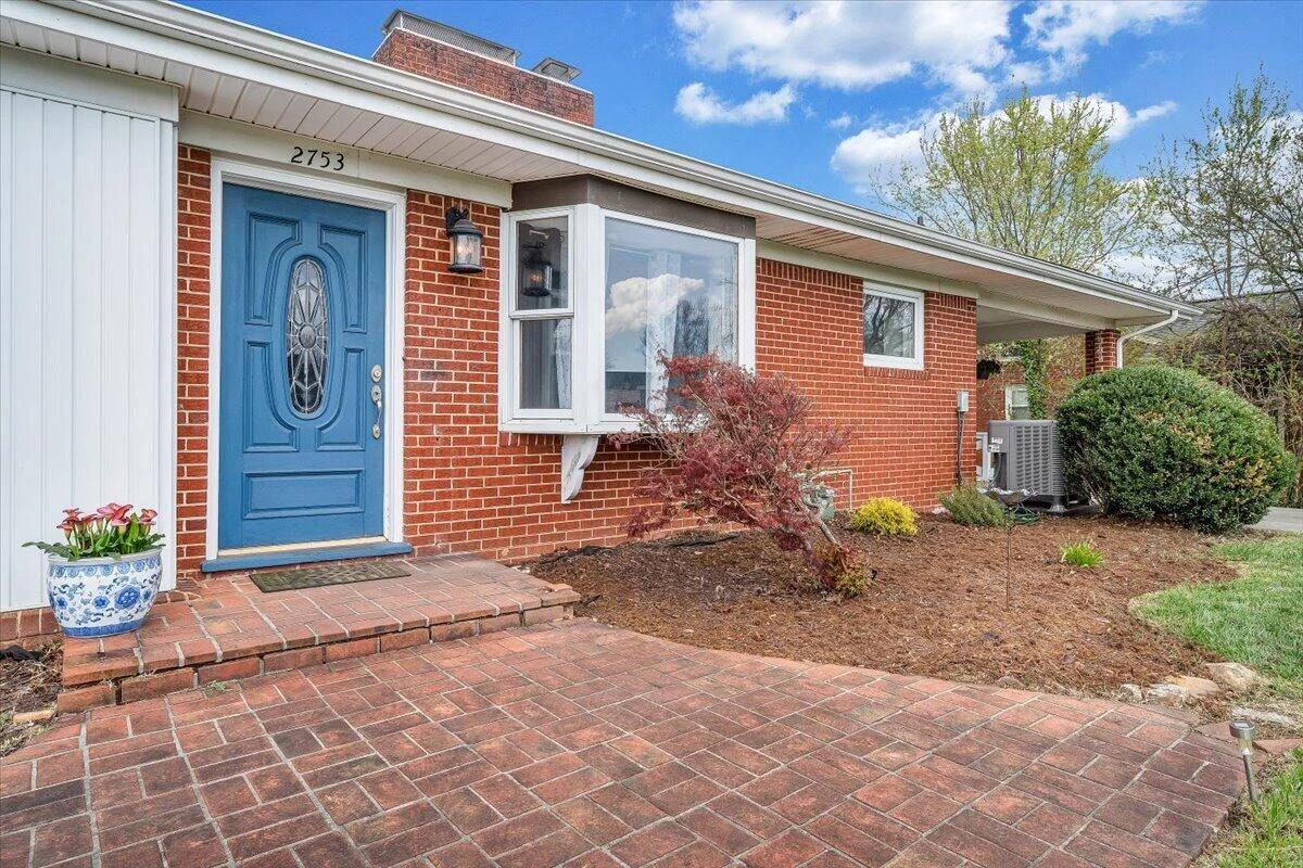 2753 Wilshire AVE - Photo 6