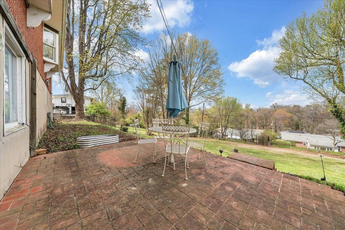 2753 Wilshire AVE - Photo 51