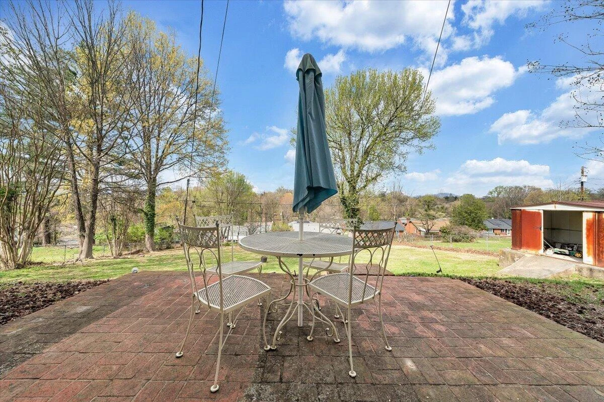 2753 Wilshire AVE - Photo 52