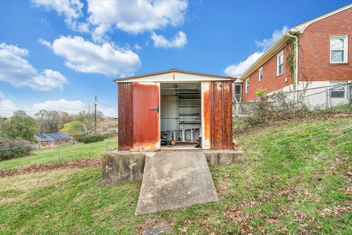 2753 Wilshire AVE - Photo 57