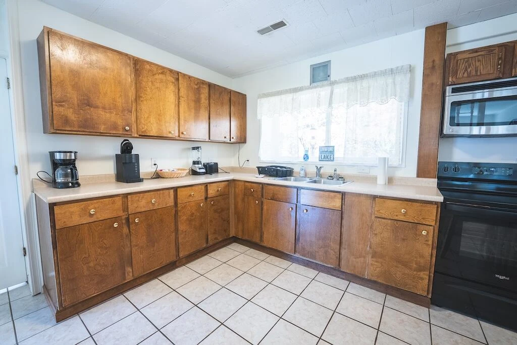 6321 H Smith DR - Photo 4