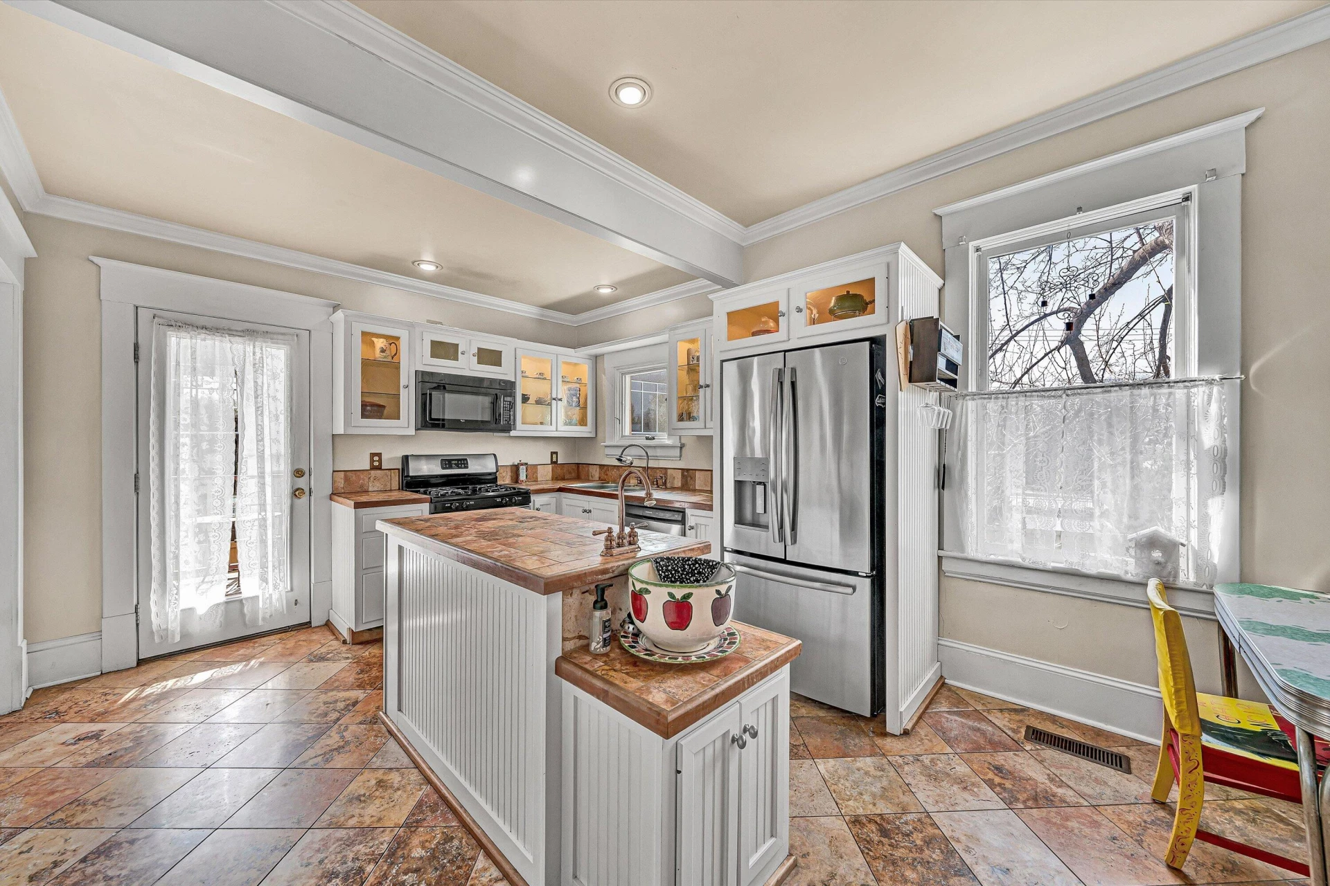 346 Allison AVE - Photo 16